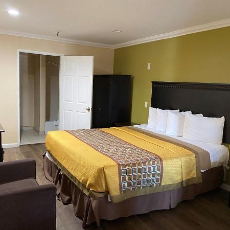 Travelodge By Wyndham Chatsworth Los Angeles Bagian luar foto