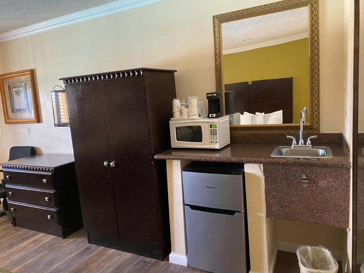 Travelodge By Wyndham Chatsworth Los Angeles Bagian luar foto