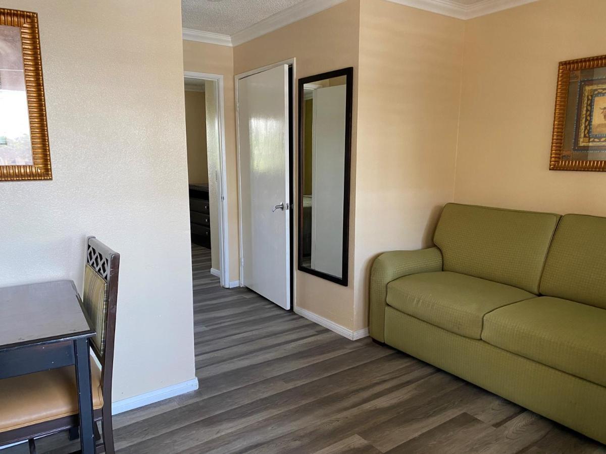 Travelodge By Wyndham Chatsworth Los Angeles Bagian luar foto