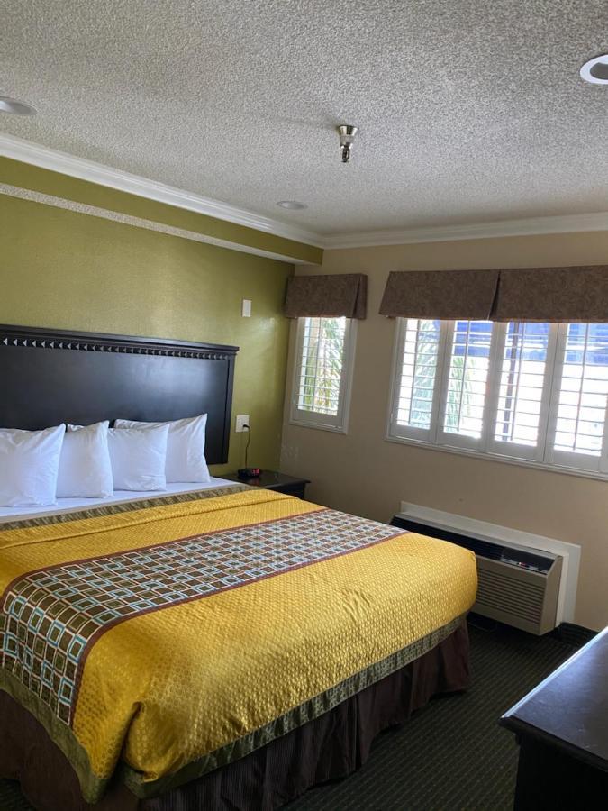 Travelodge By Wyndham Chatsworth Los Angeles Bagian luar foto