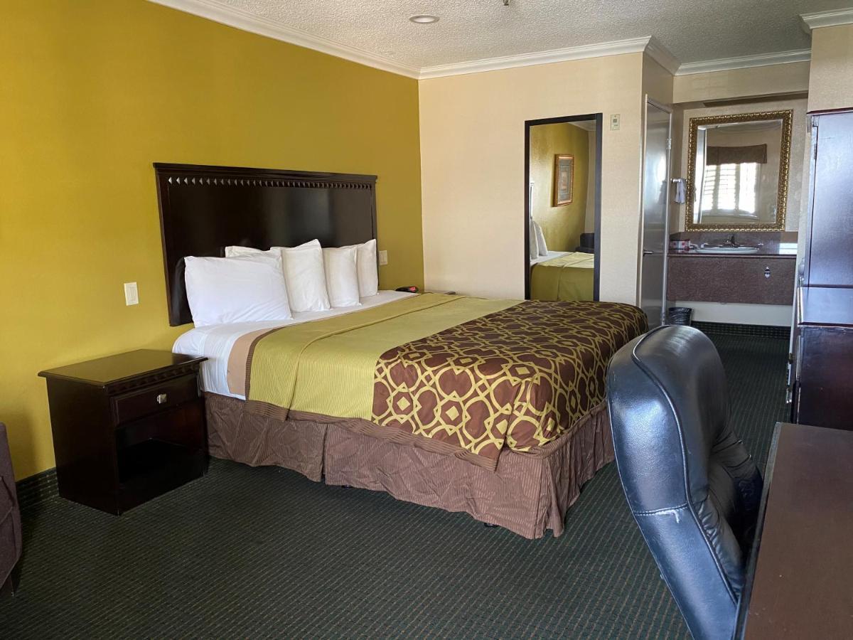 Travelodge By Wyndham Chatsworth Los Angeles Bagian luar foto