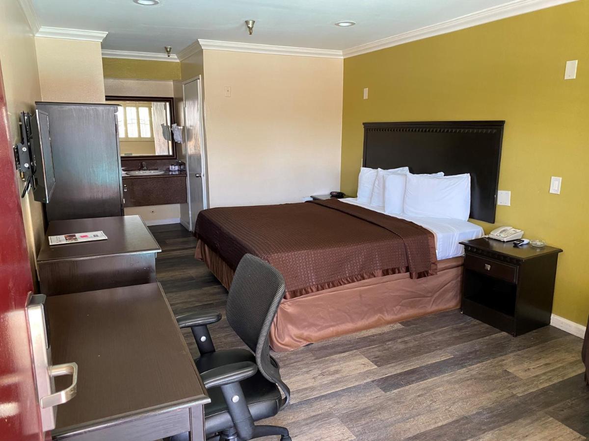 Travelodge By Wyndham Chatsworth Los Angeles Bagian luar foto