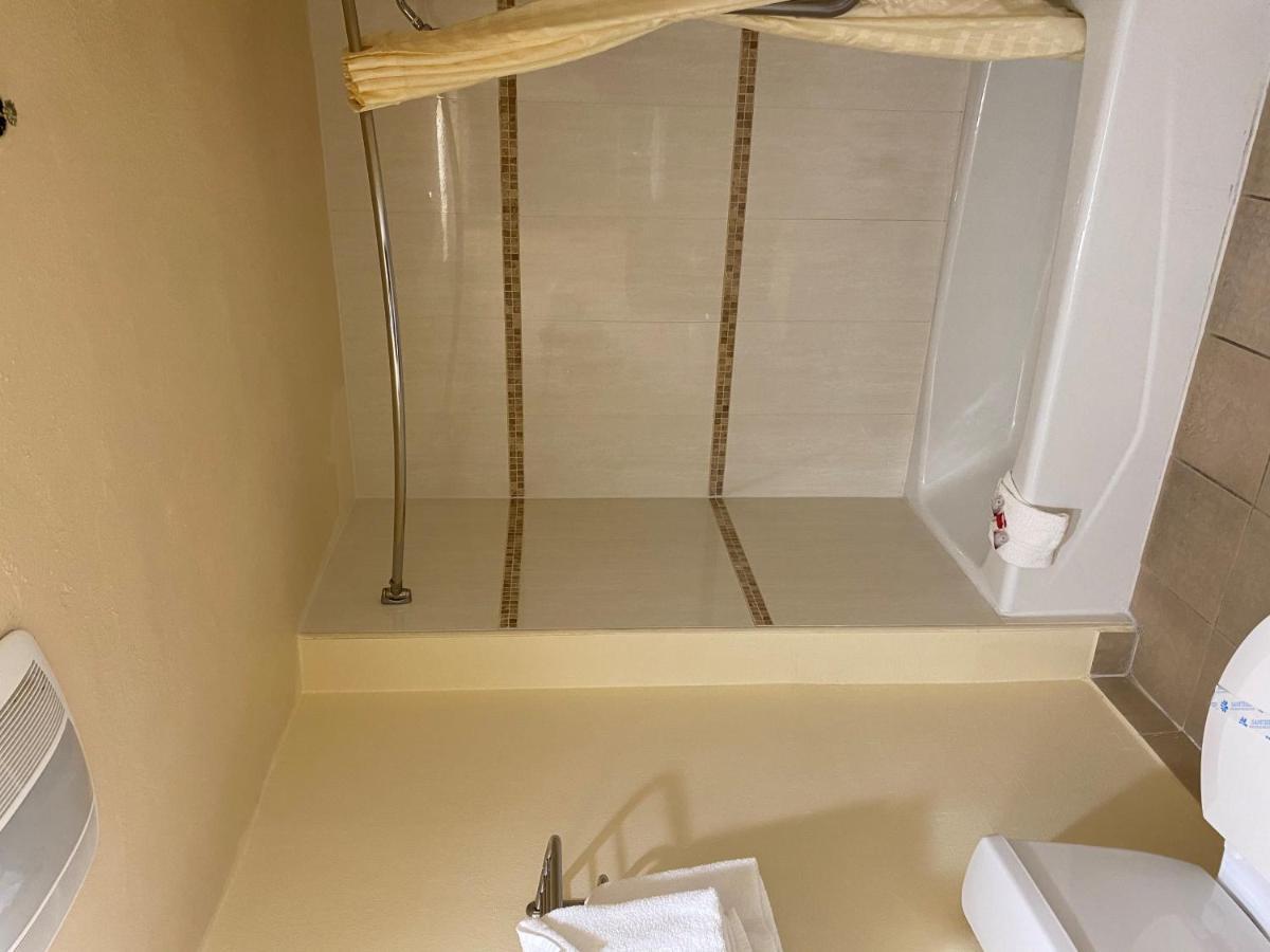 Travelodge By Wyndham Chatsworth Los Angeles Bagian luar foto